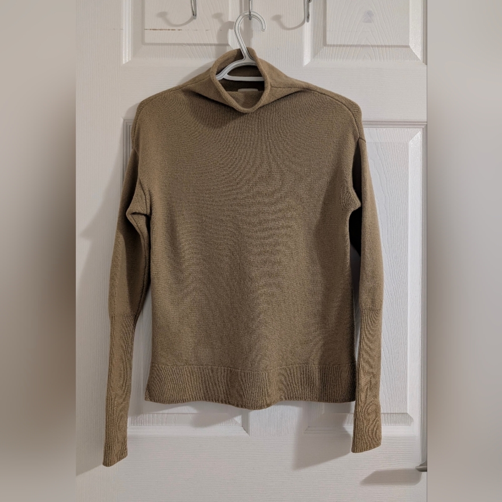 Wilfred Aritzia 100% Merino Wool Turtleneck Sweater Beige Tan Heather Knit 2XS